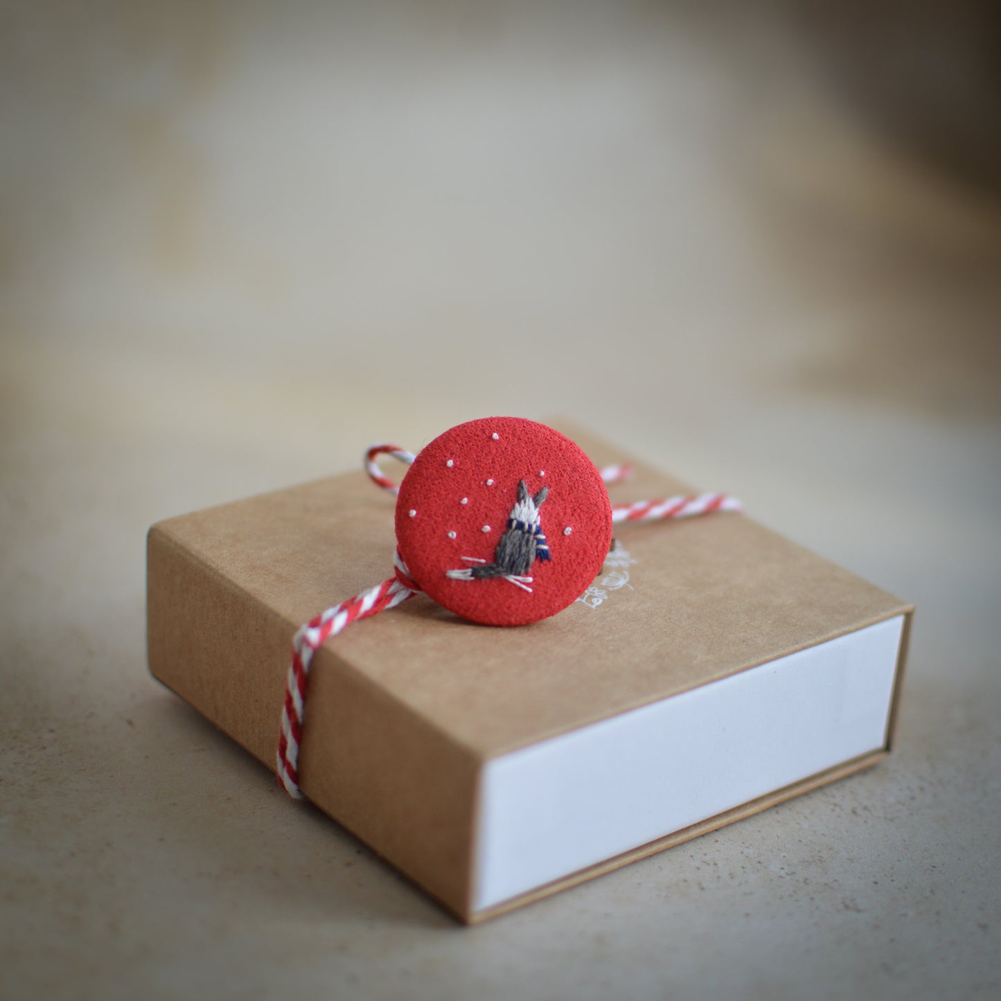 Festive Border Collie Embroidered Badge – 3 cm