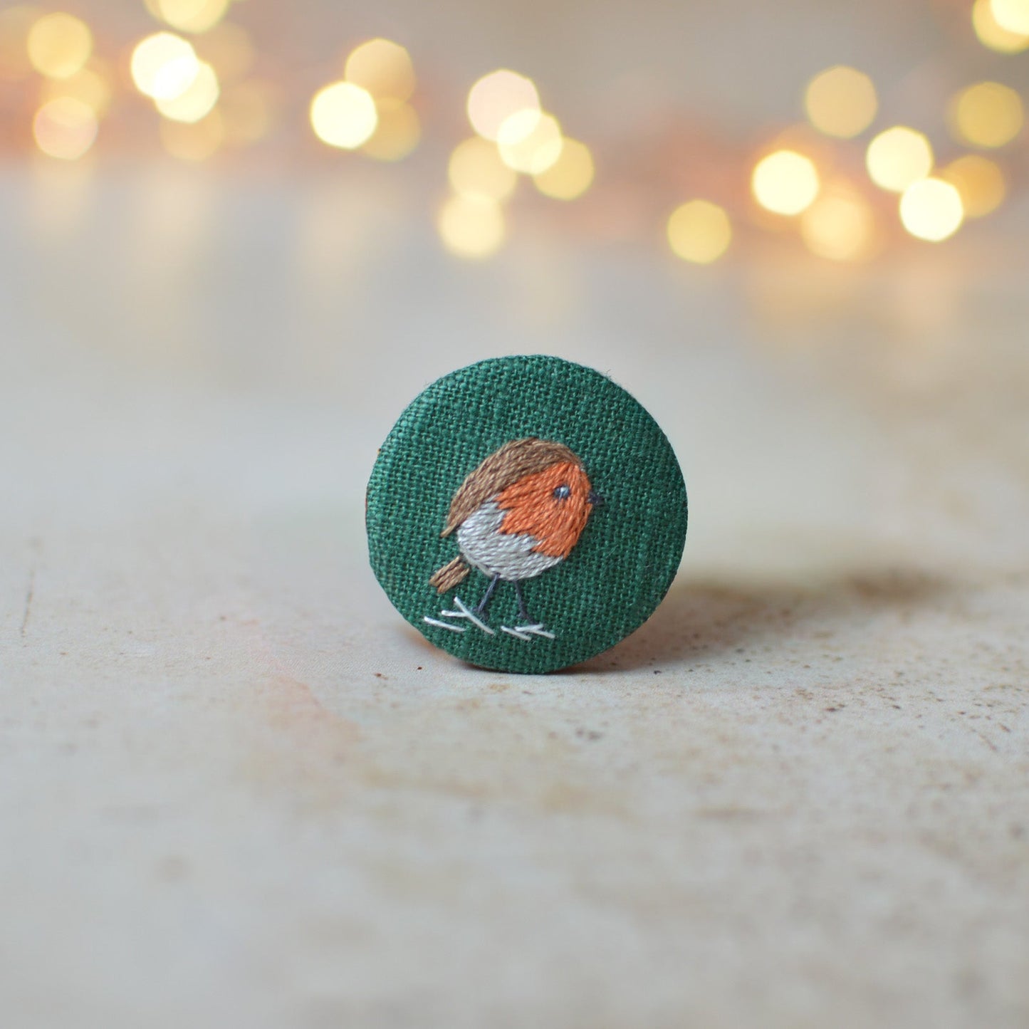 Robin Embroidered Badge – 3 cm